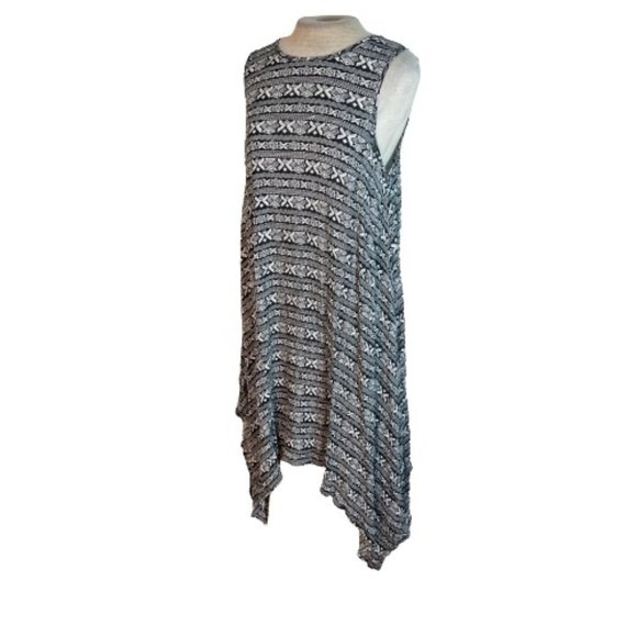 She + Sky Dresses & Skirts - She + Sky Stitch Fix Handkerchief Hem Gauzy Dress